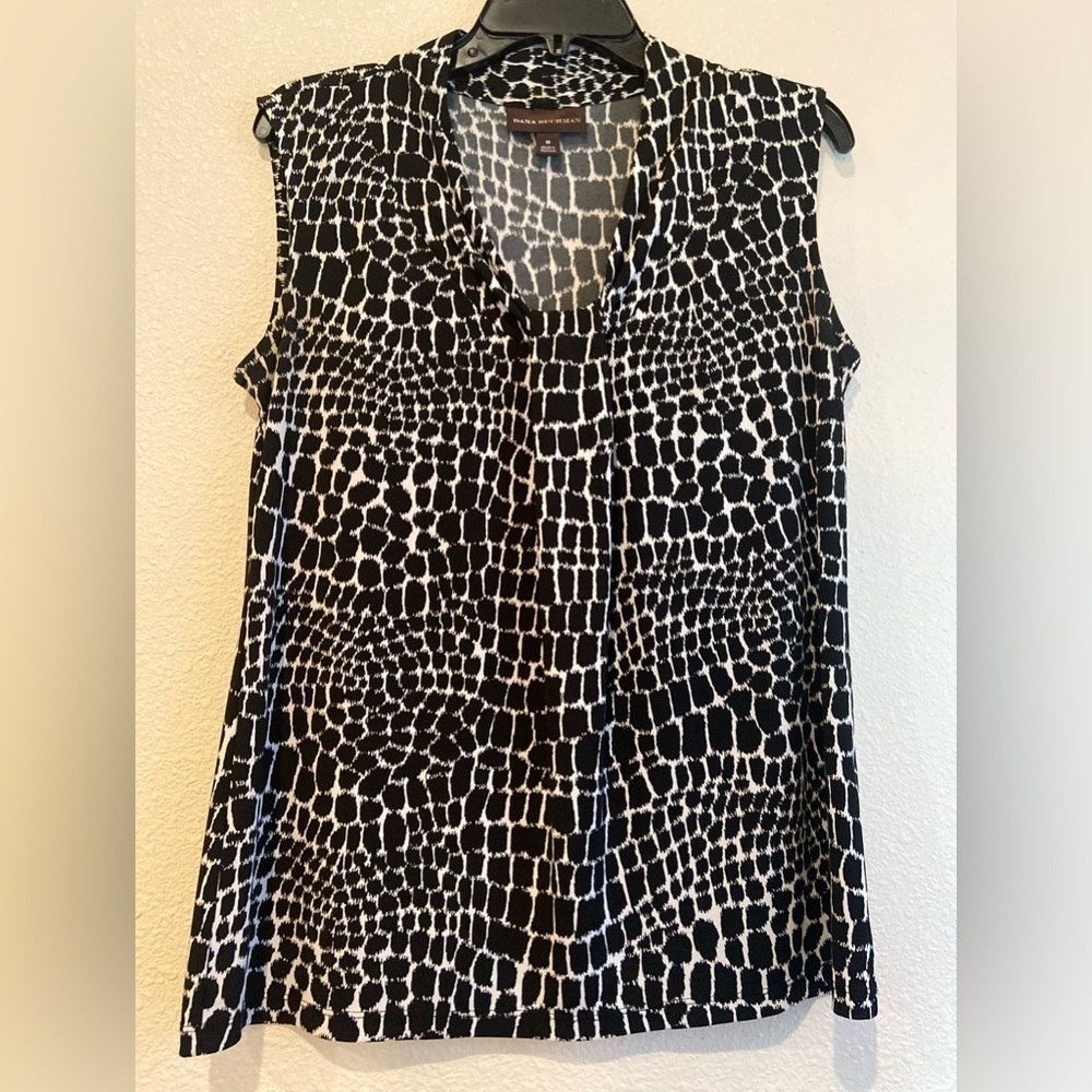 Dana Buchman~Gator Skin Print Top~Gathered Oval Neckline~Sleeveless~Size M - Picture 1 of 12